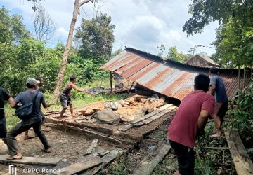 Warga Keluang Bongkar Tempat Usaha Ilegal refinery / Penyulingan Minyak Ilegal secara Mandiri