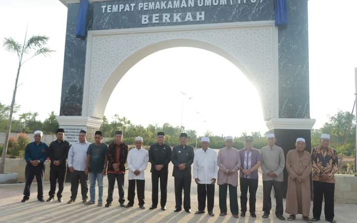 Bupati Tanjabbar&nbsp; Meresmikan TPU Berkah di Kec Tungkal Ilir