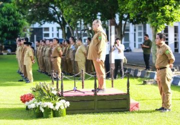 Apel Perdana, Pj Bupati Sandi Fahlepi Pimpin Apel Gabungan di Lingkungan Pemkab Muba