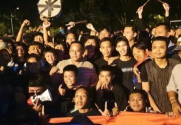 Bupati Lamsel Nobar Semifinal Piala Asia U-23 Bersama Ribuan Warga di Kalianda