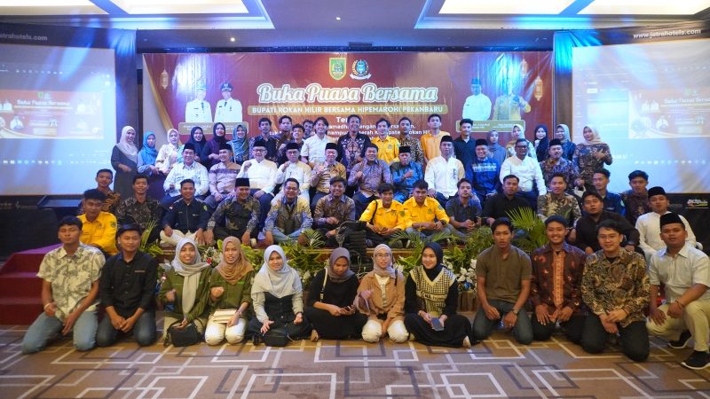 Bahagianya Hipemarohi Pekanbaru, Bisa Bercengkrama dan Buka Puasa Bersama Bupati Rohil