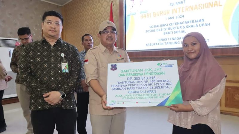 Peringatan Hari Buruh International Bupati Tanjabbar Buka Sosialisasi Ketenagakerjaan