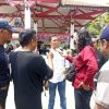 Diduga Pengelolaan Keuangan Kios Desa Amburadul, Warga di Mojokerto Gerudug Kantor Kecamatan Dlanggu
