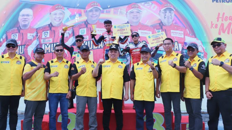 Pj Bupati Sandi Fahlepi&nbsp; Melepas Secara Resmi Kejurnas Nasional Motoprix Seri 1 2024