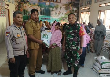 Pemdes Margasari Kecamatan Sragi Salurkan Bantuan Beras CPP Tahap IV Kepada 83 KPM