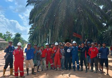 Warga Desa Nusa Serasan Antusias Bersihkan Tanam Tumbuh Dekat Jaringan PLN