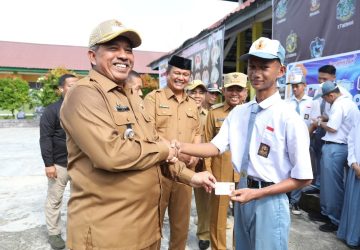 Pemkab Siak, Beri Kemudahan Layanan Pembuatan E-KTP Bagi Pelajar Usia 17 Tahun.