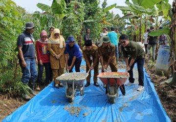 Komitmen Wujudkan Usulan Prioritas Masyarakat, Pemdes Sripendowo Bangun Jalan Pertanian