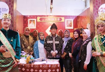 Kunjungi Stan Gambo Muba, Pj Gubernur Sumsel Beri Motivasi Pengrajin
