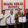 KPK Serahkan Aset Tanah Hasil Rampasan Korupsi ke Pemkab Lampung Selatan