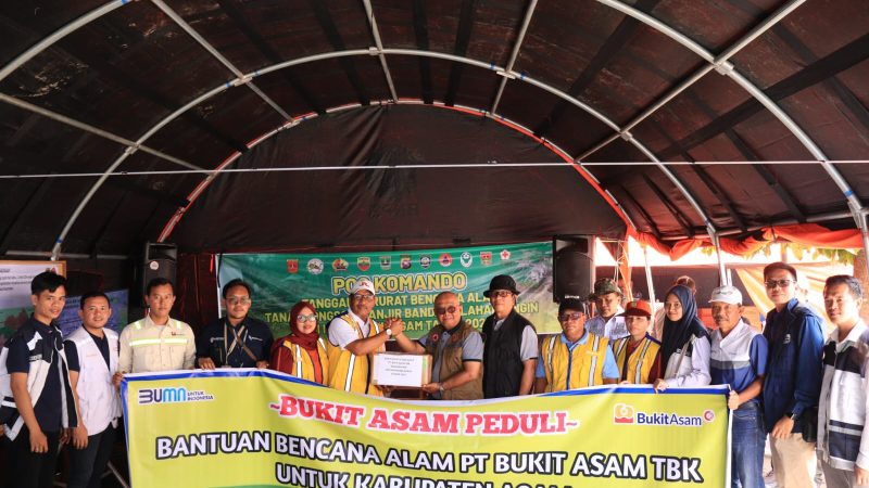 Peduli Bencana Sumbar, PTBA Salurkan Bantuan Untuk Korban Banjir Bandang