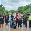 Pemdes Desa Karang Raja Bersama Babinsa dan Babinkhantibnas Tinjau Banjir