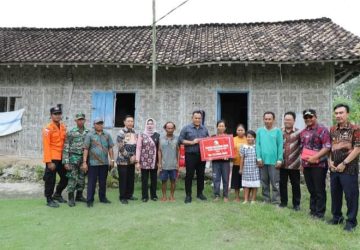 8 Warga Desa Bali Agung Terima Bantuan Bedah Rumah Dari Pemkab Lamsel