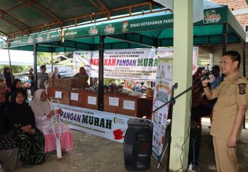 Tekan Angka Inflasi Daerah, Pj. Bupati Kampar Buka Gerakan Pangan Murah di Desa Silam
