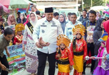 Persiap Generasi Emas 2045, Bupati Alfedri Berikan Beasiswa Kuliah Bagi Guru PAUD dan TK