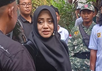 Diduga Jam Karet, Deklarasi Pasangan Ikfina–Sa’dulloh Dikritisi Tokoh Masyarakat