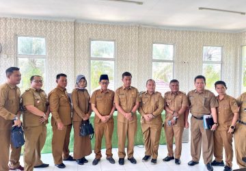 Pj Sekda Kampar Ingatkan Kepala Desa dan Jajarannya untuk Melayani Masyarakat dengan Baik