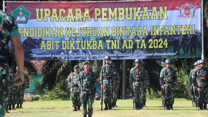 Pendidikan Kejuruan Bintara Infanteri Resmi Dibuka oleh Dandodiklatpur Di Baturaja