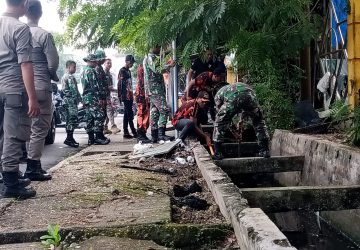 Peringati HUT Kodam 1/BB Ke-74, Kodim 0302 Inhu dan PAC Pemuda Pancasila Kecamatan Rengat Gelar Gotong Royong Bhakti Sosial