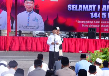 Wabup Bagus Santoso Shalat Bersama Ribuan Masyarakat di Lapangan Tugu Bengkalis