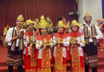 Ummul Nanda Ridhotun, Mahasiswi UNILA Tampilkan Tari Bedana di Gedung UNS Surakarta 
