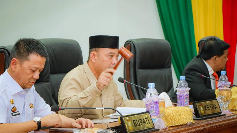 Pj Bupati Kampar Ikuti Rapat Paripurna Laporan Banggar DPRD Ranperda Pertanggungjawaban Pelaksanaan APBD TA 2023