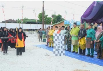 Plh. Sekda Inhil Resmi Buka MTQ Ke-XIX 1445 H dan Pawai Ta’aruf serta Bazar Tingkat Kecamatan Kempas Tahun 2024