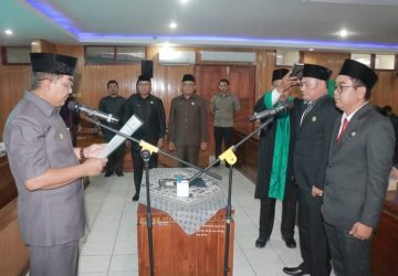 Bupati Tanjung Jabung Barat Melantik Kepala BKAD dan Kasat Pol PP