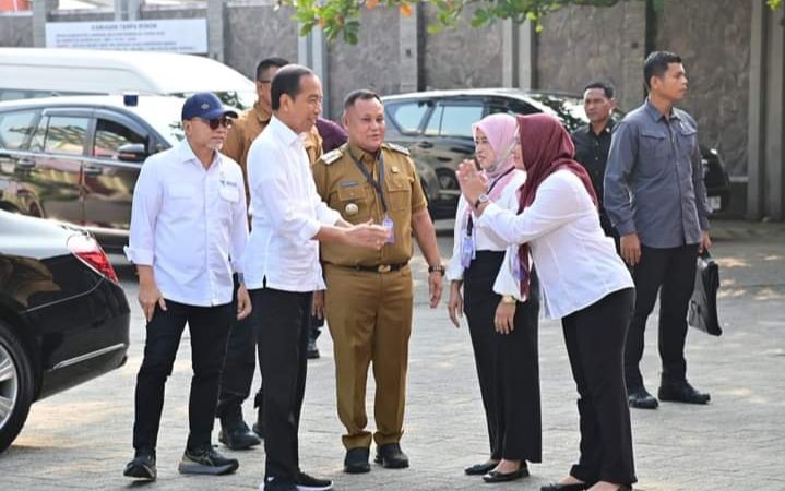 Tiba RSUD Bob Bazar, Jokowi disambut Bupati Lampung Selatan