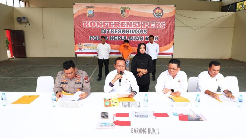 Ditreskrimsus Polda Kepri Gelar Konferensi Pers Ungkap Kasus Pidana Perjudian Secara Online