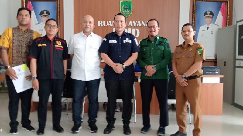 Tim Monev KI Provinsi Riau Lakukan Evaluasi Terhadap Pelayanan PPID Diskominfotik Rohil