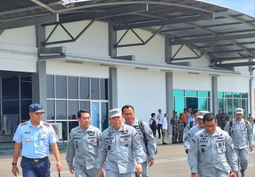 Danlanud RSA Natuna Antar Kepulangan Kepala Bakamla RI dan Rombongan Usai Kunjungan Kerja