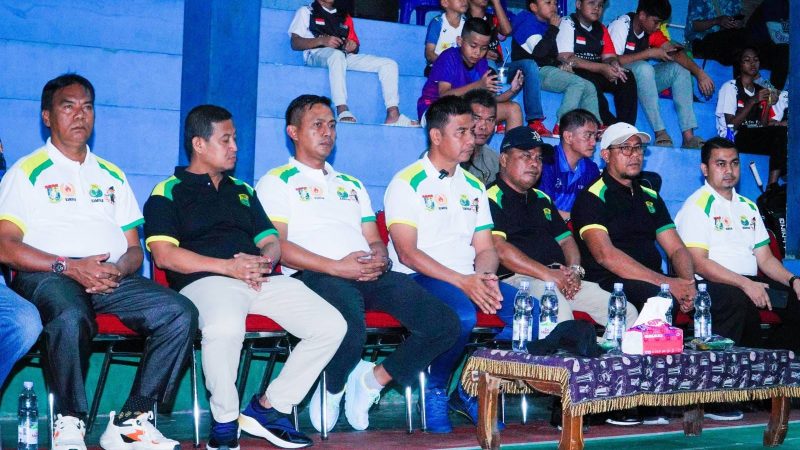 Resmi Dibuka oleh Pj Sekda Kampar, Sebanyak 300 Atlet Bulu Tangkis Ikuti Kejurkab Bulutangkis