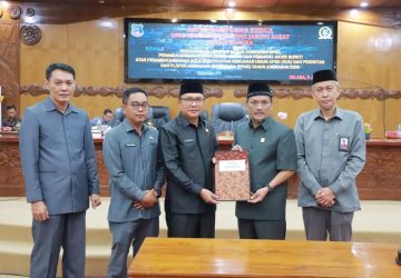 Mewakili Bupati, Pj Sekretaris Daerah Hadiri Rapat Paripurna Ke-2 DPRD Tanjab Barat