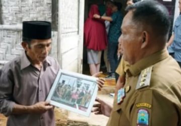 Disambangi Bupati Lampung Selatan, Warga Merbau Mataram Ucap Syukur Dapat Bantuan Bedah Rumah
