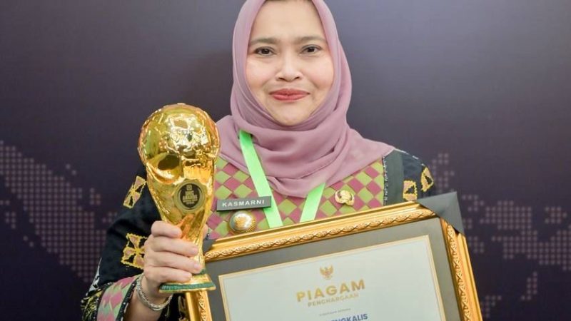 Berkat Program Jaminan Kesehatan Masyarakat, Kabupaten Bengkalis Raih Penghargaan UHC Tahun 2024