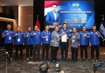 Ini Baru Calon Pemimpin yang baik! Sowa’a Laoli dan Marthinus Lase Terima SK Rekomendasi dari Ketua Umum Partai Demokrat Untuk Maju Sebagai Calon Wali Kota Gunungsitoli