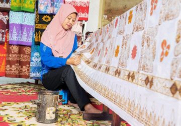 Mitra Binaan Bukit Asam Peroleh Hak Cipta Motif Batik Kujur dan Songket