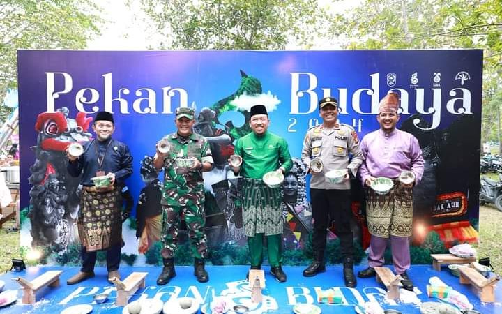 Lomba Kurkur Kelapa Wabup Husni Raih Juara Dua