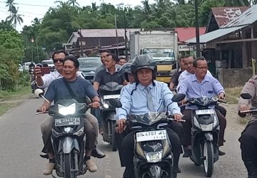 Sebelum Berangkat ke KPU Kabupaten Nias Pasangan AFO Adakan Deklarasi Bersama Partai Pengusung dan Ratusan Masyarakat Simpatisan