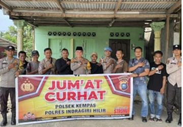 Kapolsek Kempas Sampaikan Himbauan Pilkada Damai 2024 melalui Jumat Curhat