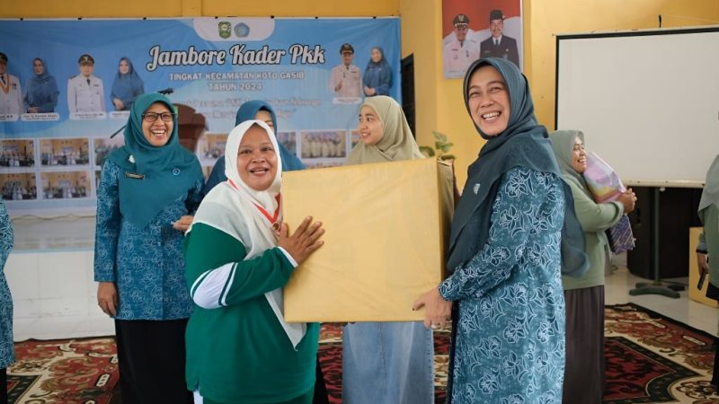 Ketua TP PKK Siak, Rasidah Alfedri Menghadiri Kegiatan Jambore PKK Kecamatan Koto Gasib