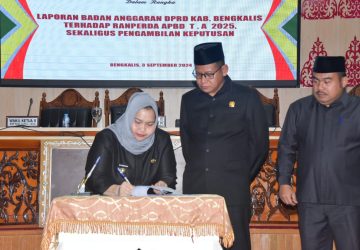 Ranperda APBD Tahun 2025 Disahkan, ini Harapan Bupati Bengkalis