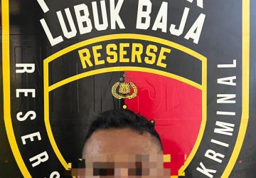 Polsek Lubuk Baja Berhasil Amankan pelaku Curat Di Komp Pertokoan Top 100