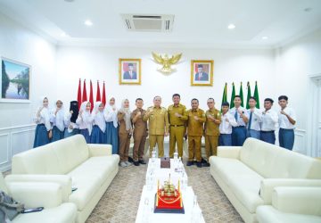 Pj H Sandi Fahlepi : Untuk Penerima Beasiswa Ukir Prestasi, Harumkan Nama Baik Muba