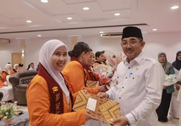 Bupati Tanjab Barat Hadiri Yudisium Mahasiswa Kelas RPL Poltekkes Kemenkes Jambi
