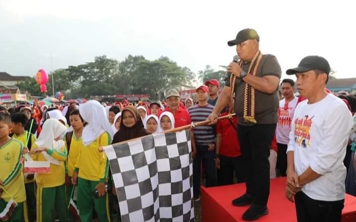 Meriah, Jalan Sehat Wisata Gembira di Kecamatan Penengahan Diikuti Ribuan Peserta