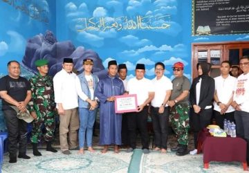 Nanang Ermanto Serahkan Dana Hibah Untuk 2 Pondok Pesantren di Kecamatan Jati Agung