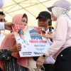 Warga Desa Sukaratu dan Taman Agung Dapat Hadiah Umrah Jalan Sehat Wisata Gembira Kecamatan Kalianda