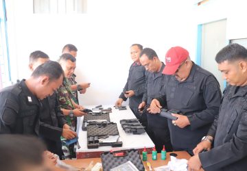 Pastikan Senpi dalam Kondisi Prima, Lapas Pasir Pengaraian Lakukan Pembersihan dan Perawatan Rutin